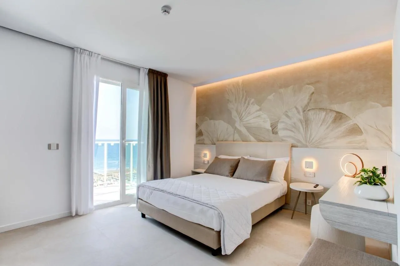 ***  לידו די ג'סולו Hotel Mirafiori איטליה